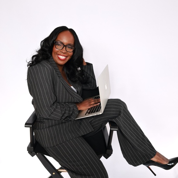 Meet your Posher, Farrah - Picture 2 of 2